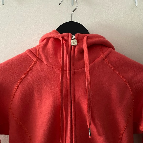 TNA Zippered Hoodie - Picture 5 of 5